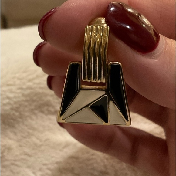 Trifari vintage Art Deco design clip on earrings, 1980’s era - Picture 5 of 12